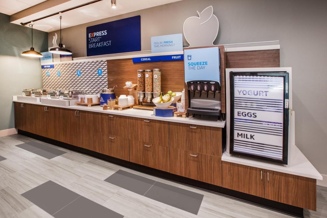 Holiday Inn Express Rochester Hills By Ihg Екстериор снимка